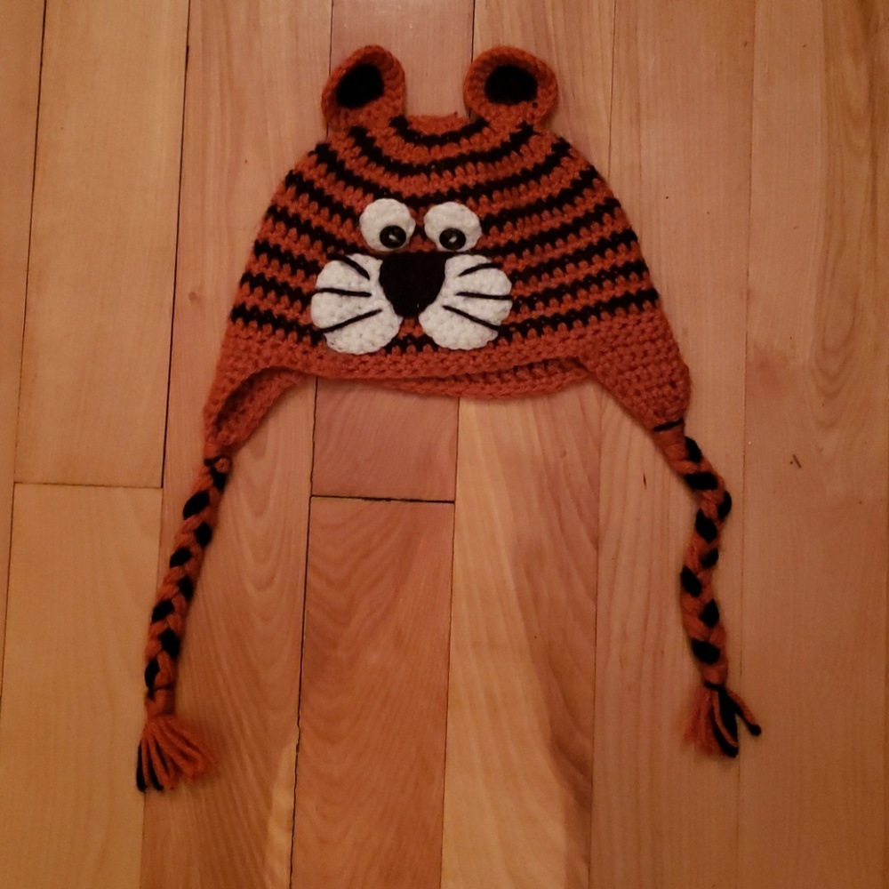 Knit hat 3/15$